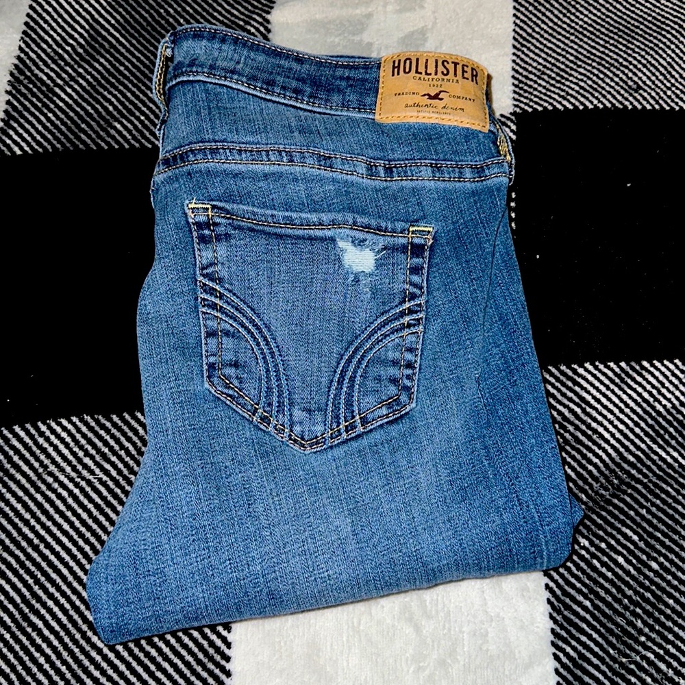 HOLLISTER STRETCHY SKINNY JEANS